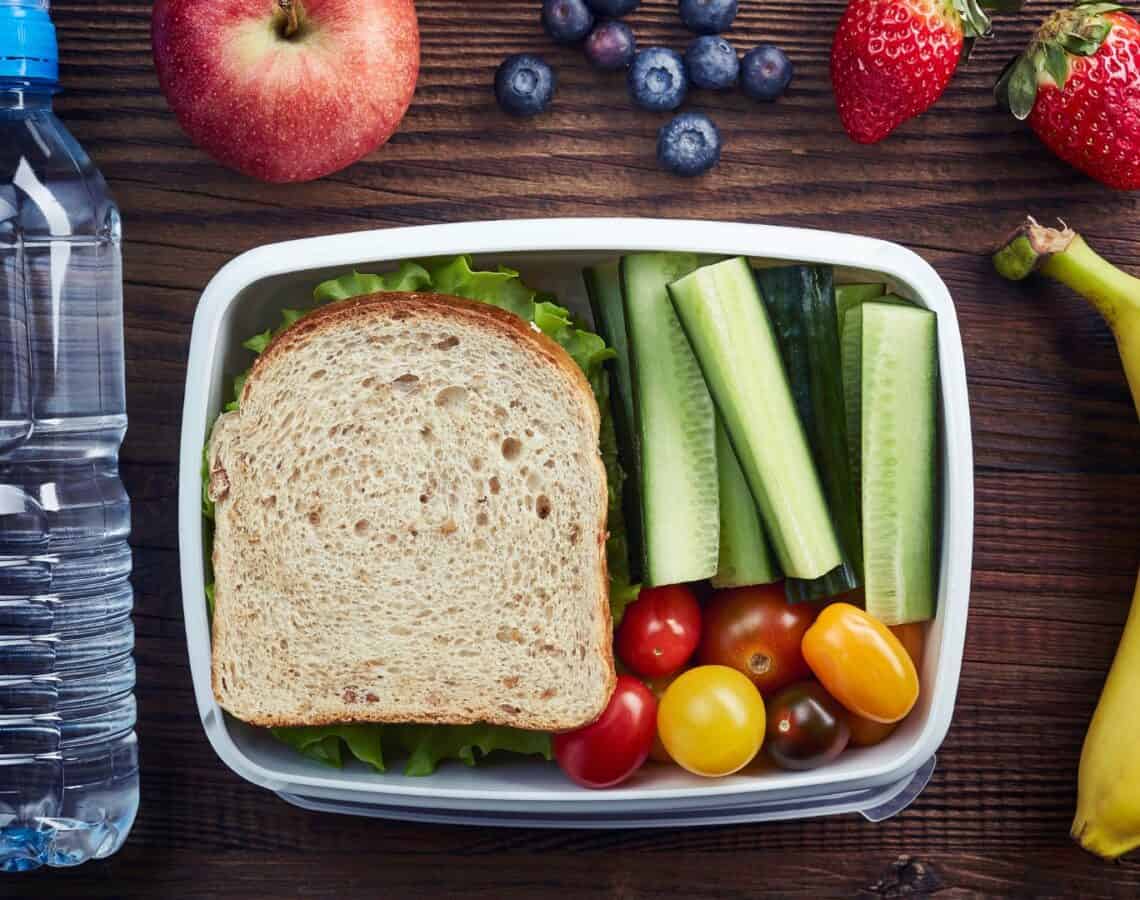 10 simple and healthy lunchbox snacks