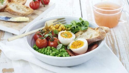 Smashed pea breakfast bowl
