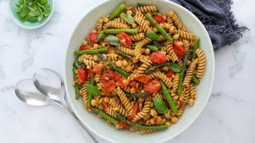 Chickpea pasta salad with wholemeal spiral pasta and cherry tomatoes