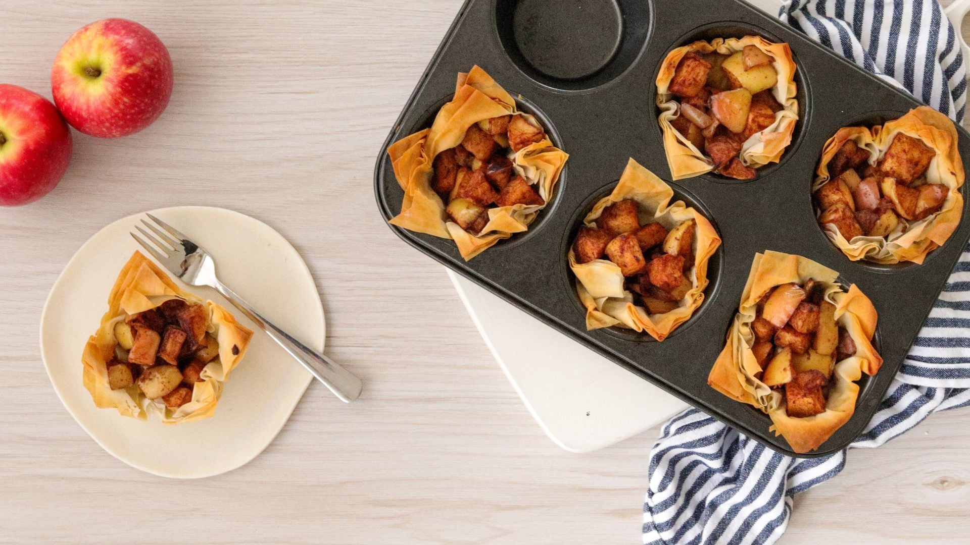Mini apple pies