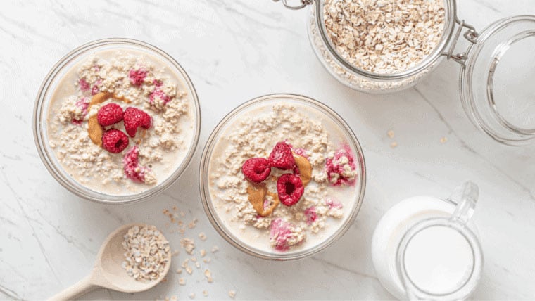 Overnight oats with fresh raspberries